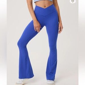 Aerie Real Me high rise crossover flared leggings - Yearbook/blue color